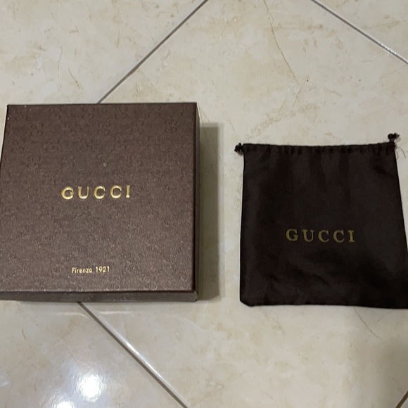 Small empty Gucci box and cloth bag in excellent condition. - Picture 3 of 3